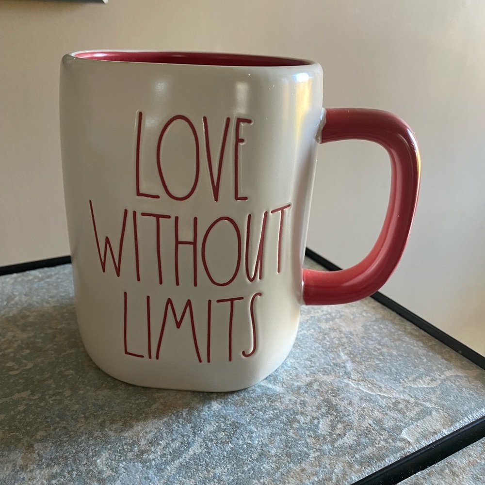 Rae Dunn mug set - Picture 3 of 6